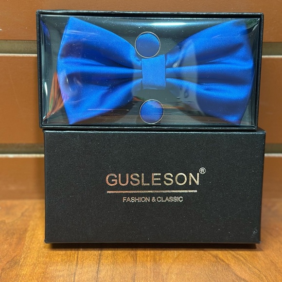 Royal Blue Men's Bow Tie - Picture 2 of 2